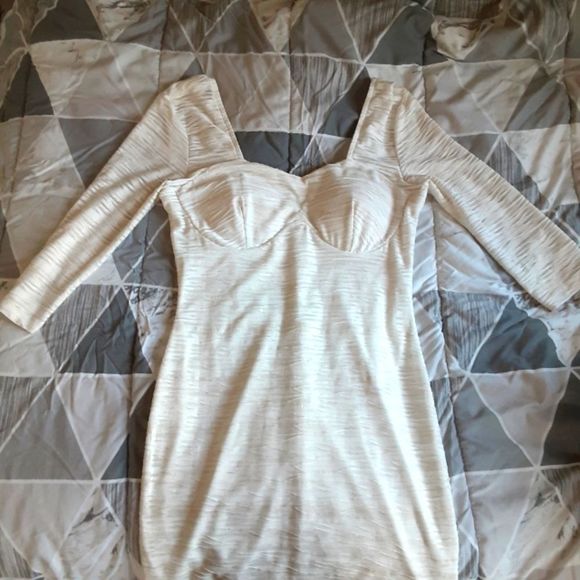 White mini quarter sleeve dress size small - Picture 2 of 4